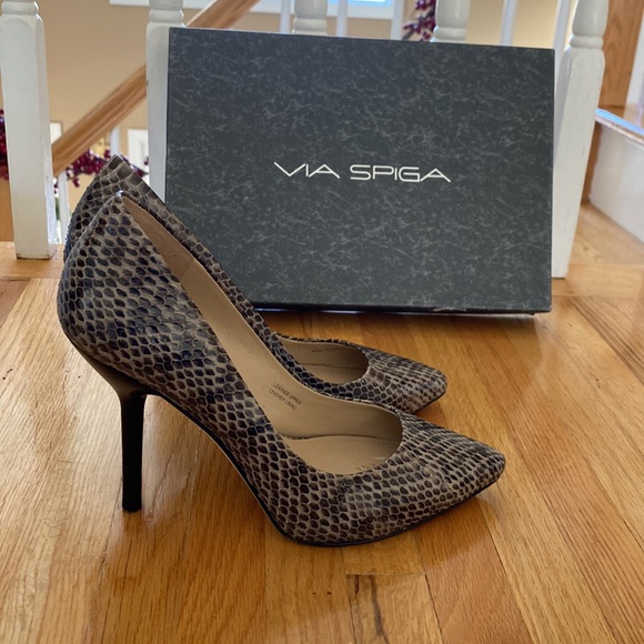 Snakeskin pumps - Picture 3 of 6